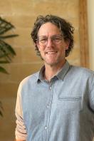 Dr. Tobias Armbruster